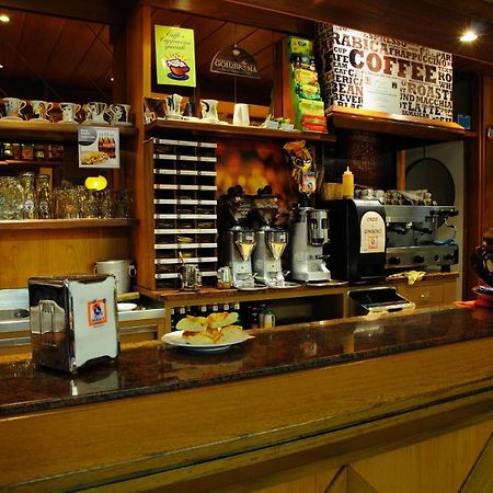 Hotel Dante Ponte nellʼAlpi エクステリア 写真