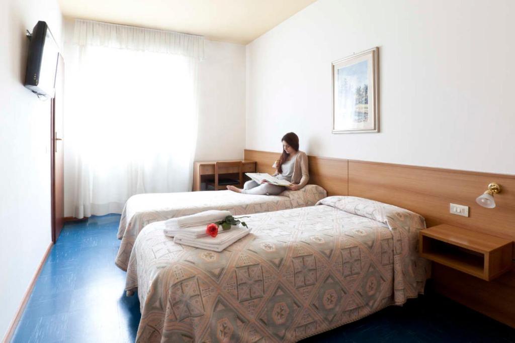 Hotel Dante Ponte nellʼAlpi エクステリア 写真