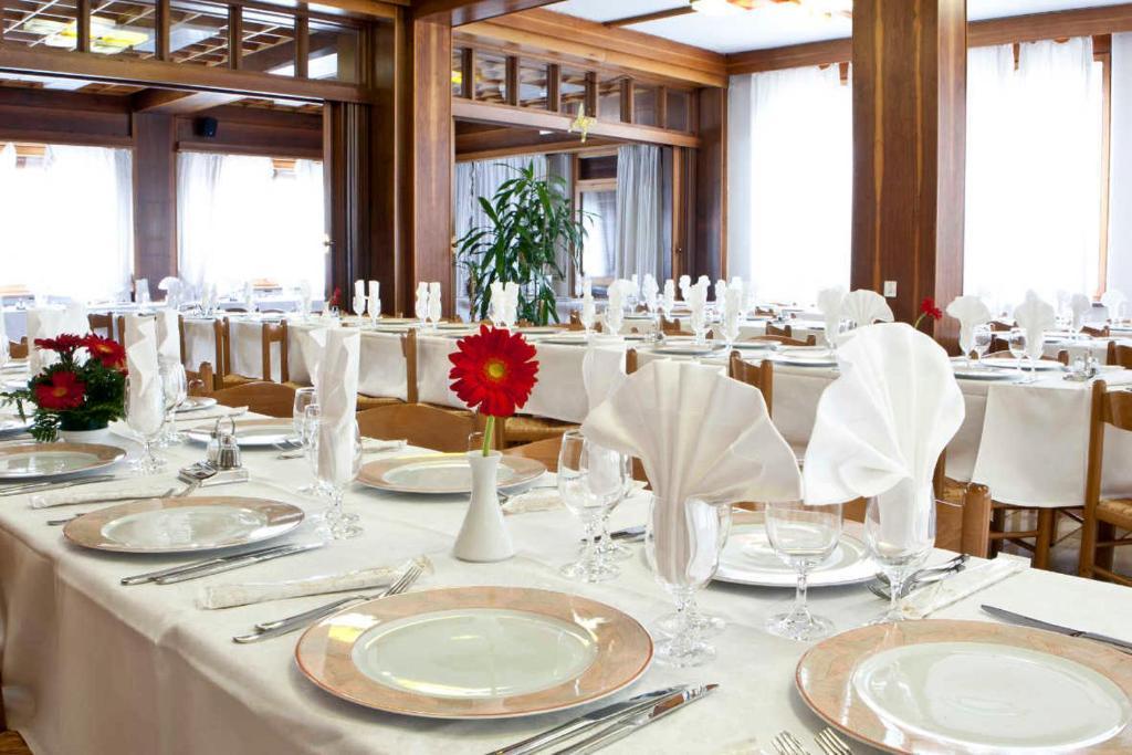 Hotel Dante Ponte nellʼAlpi エクステリア 写真