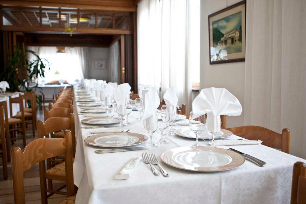 Hotel Dante Ponte nellʼAlpi エクステリア 写真